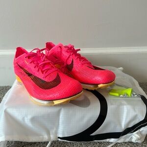 New nike air zoom victory track spikes, size 8.5 women’s, size 10 men’s